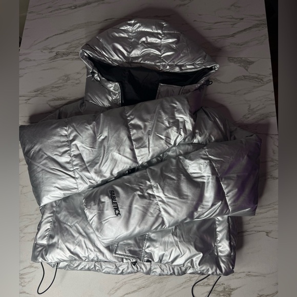 Silver Puffer Jacket Fabletics Cropped - Picture 4 of 7